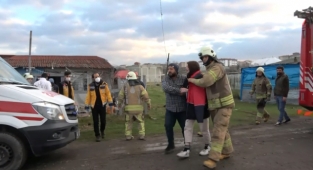 Arnavutköy'de sobayı tutuşturmak isterken kendilerini yaktılar