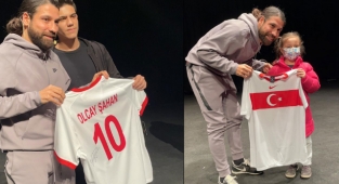 Gençler mill futbolcu Olcay Şahan'la buluştu