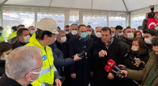 İmamoğlu: Bütün duraklara 'sizin metro ile buluşmanızı engelliyorlar' yazdıracağım