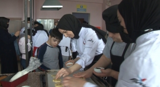 -Arnavutköy'de down sendromlu çocuklar mutfakta hünerlerini sergiledi