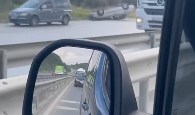 Arnavutköy’de otomobil takla attı.
