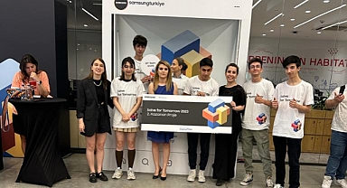 Kozmos öğrencileri tatilde de başarmaya devam ediyor