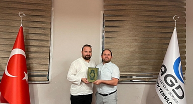 ARNAVUTKÖY ANADOLU GENÇLİK DERNEĞİ İLÇE BAŞKANLIĞINDA BAYRAK DEĞİŞİMİ;