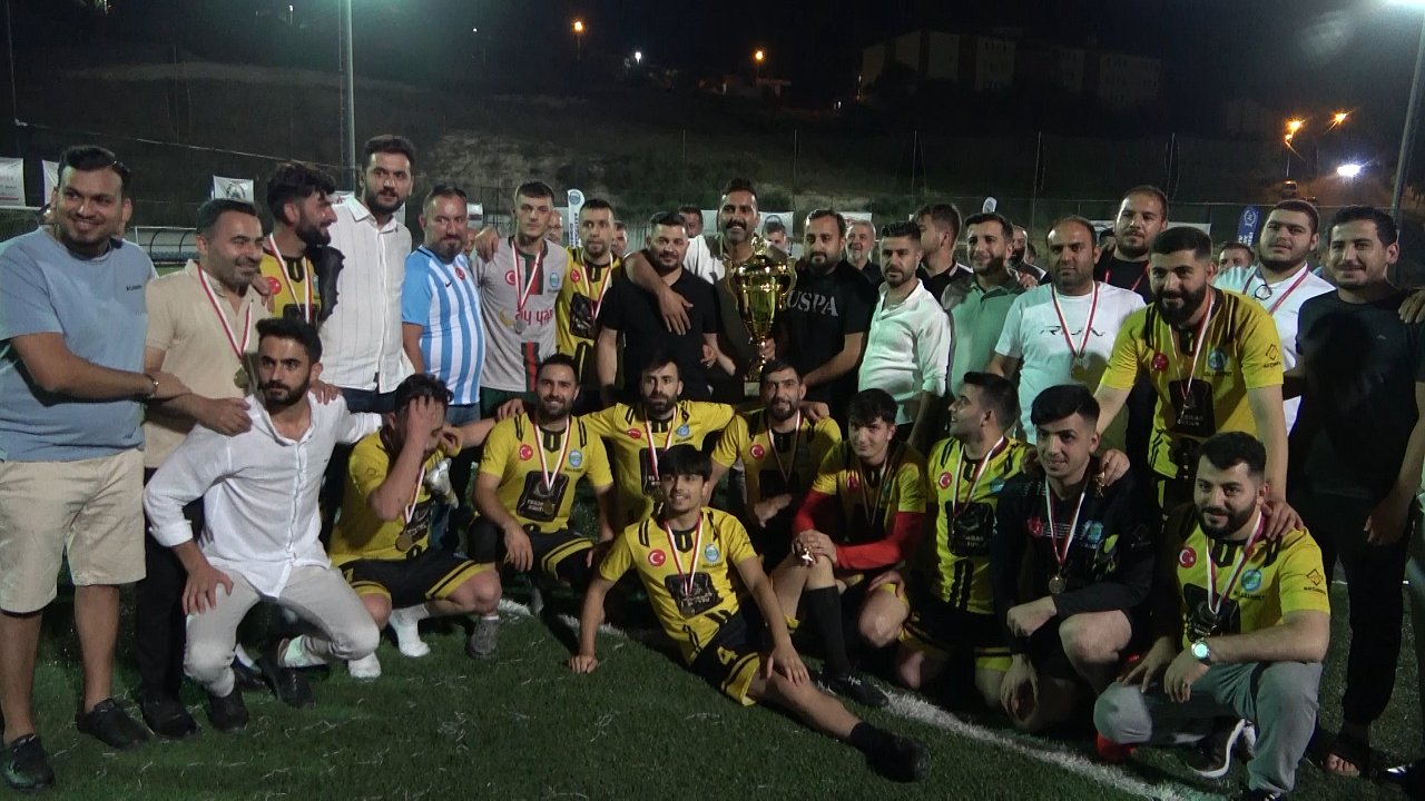 Arnavutköy Horasanlılar Derneğinin düzenlediği futbol turnuvası muhteşem final maçıyla son buldu