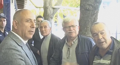 Arnavutköy Kaymakamı vatandaşları mahallelerinde dinliyor 