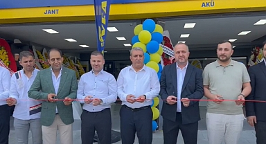 Canlar Oto Lastik Yeni Yerinde Görkemli Bir Organizasyonla Açıldı