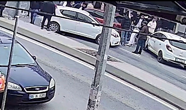 Arnavutköy'de feci kaza, 4 aracın karıştığı kazada 3 kişi yaralandı 