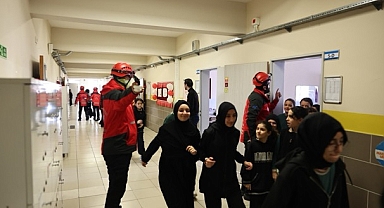 SAK-E’ den Ortaokul ve Lise Öğrencilerine Afet Farkındalık Eğitimi