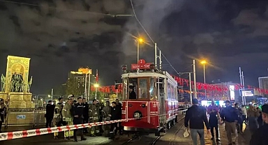 Taksim'de tramvayda çıkan yangın söndürüldü