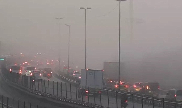 İstanbul'da sis etkili oluyor 