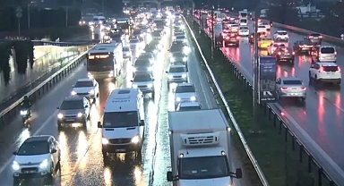 İstanbul'da trafik yoğunluğu yüzde 78 olarak ölçüldü